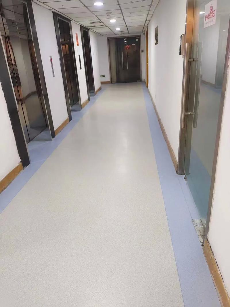 醫(yī)用pvc塑膠地板.醫(yī)院對(duì)地面的要求有多嚴(yán)格? 知道醫(yī)院對(duì)